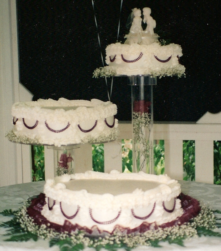 New Stair-Step Style Wedding Cakes